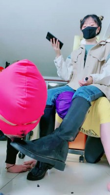 图片[2]_【美离子】驯化双狗保养皮靴当坐垫/踩踏虐乳 bf25247_HD绳艺资源