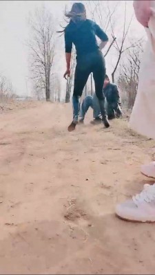 图片[4]_【高冷女帝】户外爆踹跟踪狂 bf25257_HD绳艺资源