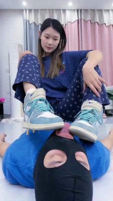 图片[10]_【麋鹿银儿】精神小妹失眠虐家奴发泄-高难度挑战踢踹/跳踩/腿绞 bf25205_HD绳艺资源