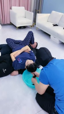 图片[16]_【麋鹿银儿】精神小妹失眠虐家奴发泄-高难度挑战踢踹/跳踩/腿绞 bf25205_HD绳艺资源