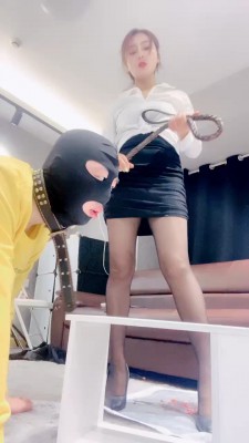 图片[4]_【莴汐】御姐高跟黑丝踩食物喂食 bf25153_HD绳艺资源