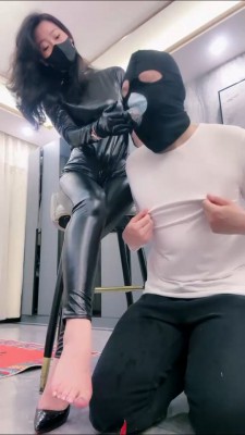 图片[9]_【禾末】超酷皮衣S-高跟碾压狗头舔/皮手套虐乳/脚耳光/腿绞 bf25566_HD绳艺资源