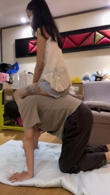 图片[3]_【香菜】全体重踩踏/坐脸窒息 bf25498_HD绳艺资源