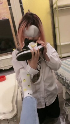 【艺术训练视频】【安琪】母畜-舔闻双素人美女脏鞋臭袜骑马【三视角完整版】 bf25565_HD绳艺资源