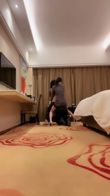 图片[9]_【艺术训练视频】【高难度挑战美学】带素人闺蜜调狗-狂抽耳光/骑马溜/踩踏【双视角版】bf25559_HD绳艺资源