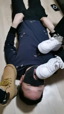 图片[2]_【文文文】姐妹花辱脚垫舔脏鞋底/碾头 bf25549_HD绳艺资源