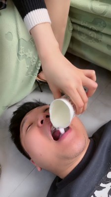图片[11]_【艾莉】回家喂狗儿子吃饭/高跟踩食物喂食/口吐食物 bf25552_HD绳艺资源
