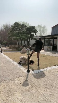 图片[3]_【沅芷大人】御姐公园骑趴马奴/作人体休闲椅/鞭抽sp bf25522_HD绳艺资源