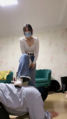 图片[3]_【榕S】御姐女神-小白鞋碾压狗爪/舔脏鞋 bf25511_HD绳艺资源