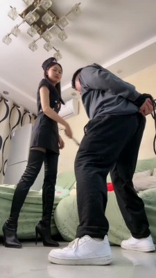 【艾莉】长靴黑丝诱惑地毯/高跟虐乳 bf25497_HD绳艺资源