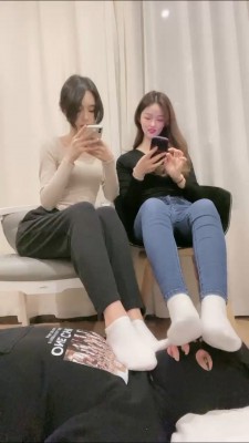 【虞姬S】带素人姐妹运动鞋白袜玩狗【完整版】 bf25450_HD绳艺资源