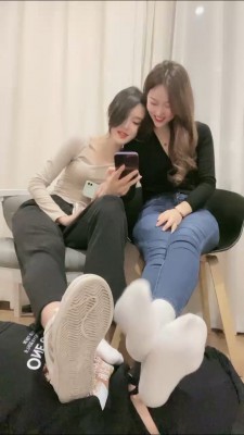 图片[4]_【虞姬S】带素人姐妹运动鞋白袜玩狗【完整版】 bf25450_HD绳艺资源