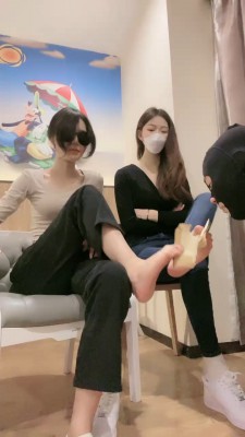 图片[9]_【虞姬S】带素人姐妹运动鞋白袜玩狗【完整版】 bf25450_HD绳艺资源