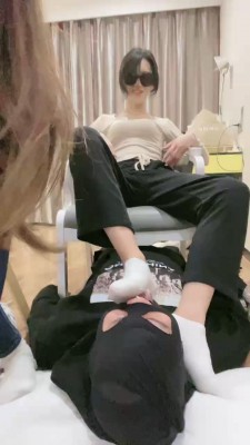 图片[12]_【虞姬S】带素人姐妹运动鞋白袜玩狗【完整版】 bf25450_HD绳艺资源