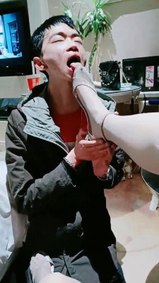 【bibi团】舔高跟鞋底/白丝脚喂食酸奶/裸足插嘴 bf25444_HD绳艺资源