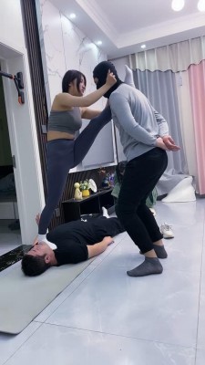 图片[2]_【麋鹿银儿】女教练的人体健身器/一字马舔脏鞋底/骑马口水 bf25457_HD绳艺资源