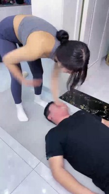 图片[3]_【麋鹿银儿】女教练的人体健身器/一字马舔脏鞋底/骑马口水 bf25457_HD绳艺资源