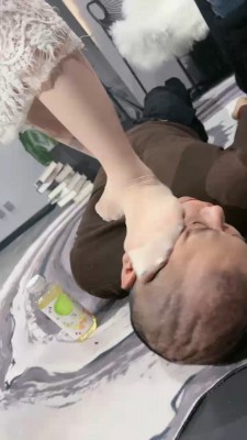 图片[9]_【领主老大】精神小妹高难度挑战虐三狗 bf25436_HD绳艺资源