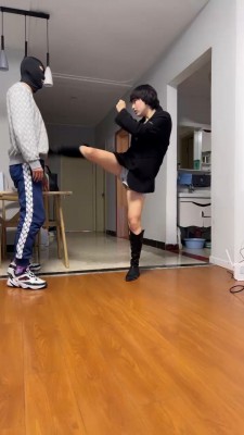 【年华S】素人长靴踩踏/提档/拳击暴打/骑马 bf25389_HD绳艺资源