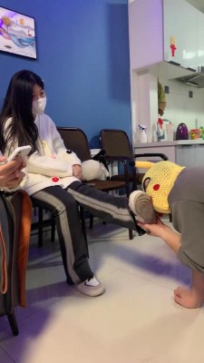 图片[3]_【精神小妹】九S群调双狗-骑脖子做蹲起/吃口水裸足舔 bf25341_HD绳艺资源