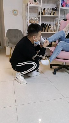 图片[2]_【筱雅】舔脏小白鞋/棉袜捂脸/骑马转胯/关狗笼 bf25780_HD绳艺资源