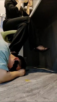 图片[9]_【辣妈】伺候主人吃饭/跪求赏赐狗食 bf25824_HD绳艺资源