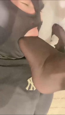 图片[8]_【虞姬】姐妹花暴打狗/白袜塞嘴/全体重踩踏/耳光虐打 bf25840_HD绳艺资源