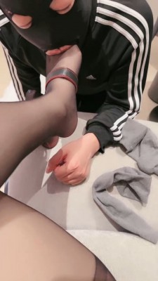 图片[10]_【月影儿】开发男-闻舔黑丝脚/吃口水/踩踏/丝袜塞嘴【完整版】 bf25802_HD绳艺资源