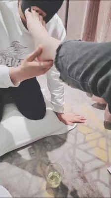 图片[3]_【灵竹】嘴洗袜子/圣水泡面/裸足踩踏 bf25787_HD绳艺资源