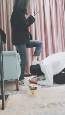 【灵竹】舔超脏贝壳头/棉袜辱/耳光踩踏 bf25783_HD绳艺资源