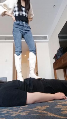 图片[3]_【小主十言】白靴羞辱全体重踩踏/踢裆虐乳/舔脚上浓痰 bf25762_HD绳艺资源