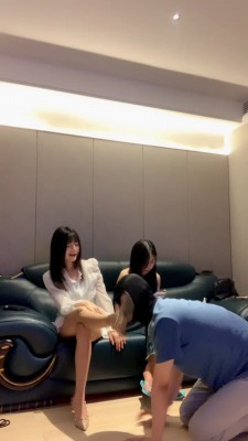 图片[3]_【宝爷】带素人闺蜜玩狗子/骑马全体重踩踏/转胯喂口水 bf25752_HD绳艺资源