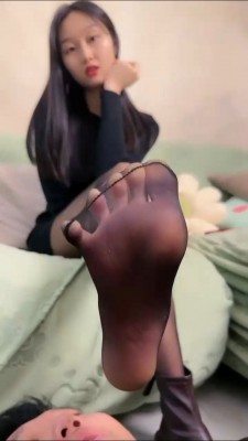 图片[4]_【艾莉】圣水+浓痰吐狗嘴/嘴洗丝袜 bf25724_HD绳艺资源