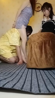 图片[3]_【爱秀】3S足浴店小姐姐玩狗-踢打/高跟踩踏/滴蜡 bf25643_HD绳艺资源