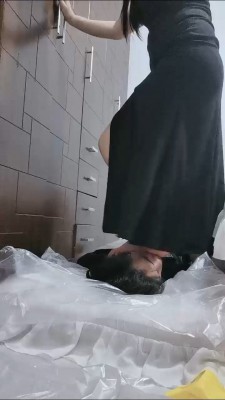 图片[2]_【浅尝lol】裸足深喉踩踏/吃烟灰/口水 bf25650_HD绳艺资源