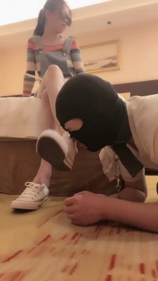 图片[7]_【万一】绿帽狗-帆布鞋白丝狂舔/踩踏/夹手指刑/舔脚趾 bf25678_HD绳艺资源