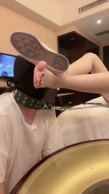 图片[10]_【万一】绿帽狗-帆布鞋白丝狂舔/踩踏/夹手指刑/舔脚趾 bf25678_HD绳艺资源