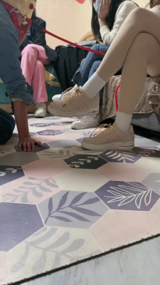 图片[3]_【金桔小主】学生素人精彩调-4S运动鞋全体重踩踏/遛狗/耳光训练bf25658_HD绳艺资源