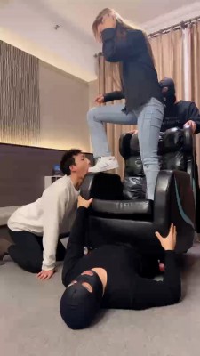 图片[5]_【二宝】三奴侍奉-物化肉垫沙发/跳踩【完整版】 bf25698_HD绳艺资源