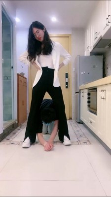 图片[4]_【梵高】逛街回来调-转胯/肉丝捂死/鞋底艺术舔【双视角版】bf25612_HD绳艺资源