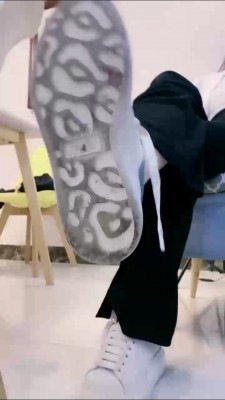 图片[5]_【梵高】逛街回来调-转胯/肉丝捂死/鞋底艺术舔【双视角版】bf25612_HD绳艺资源