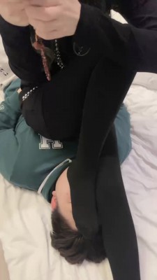 图片[4]_【暴躁小溪】姐妹花-坐脸+臭脚捂脸窒息【双视角版】 bf26133_HD绳艺资源