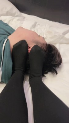 图片[6]_【暴躁小溪】姐妹花-坐脸+臭脚捂脸窒息【双视角版】 bf26133_HD绳艺资源