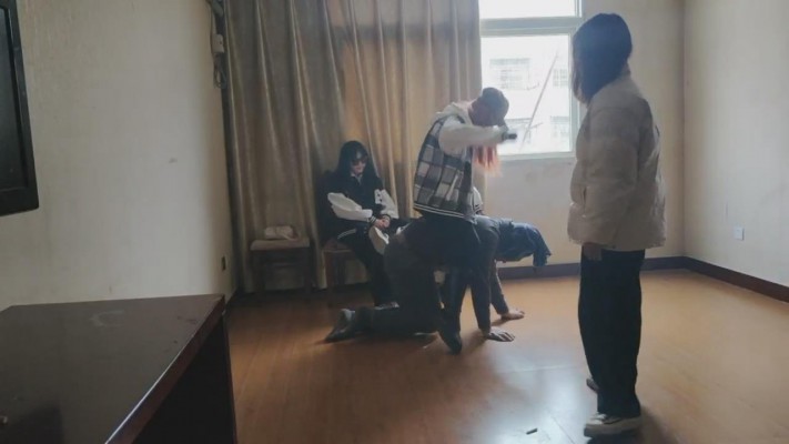 图片[2]_【最抗揍M】3S-素人学生主暴打续集-骑马/踩踏/磕头求饶/耳光 bf26126_HD绳艺资源