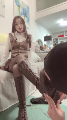 【尤物】学生主羞辱偷袜贼/清理鞋底/踩踏/裸足深喉 bf26140_HD绳艺资源