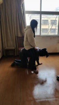 图片[2]_【最抗揍M】双S学生精神小妹高难度挑战调-踢踹/运动鞋踩/骑马转胯 bf26124_HD绳艺资源