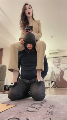 图片[5]_【萱萱】车模长腿虐杀-高跟踩/耳光抽/吃口水/凳脚深喉 bf26134_HD绳艺资源