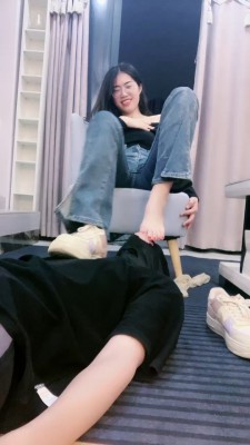 图片[6]_【嘉妮S】袜子塞嘴全体重踩/脚底喂食【完整版】 bf26056_HD绳艺资源