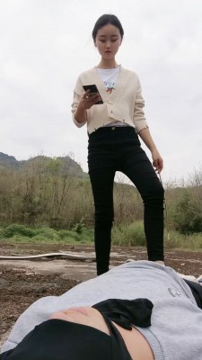 图片[2]_【小小小魔女】户外骑马-树枝抽-棉袜捂脸-舔鞋踩踏 bf26044_HD绳艺资源