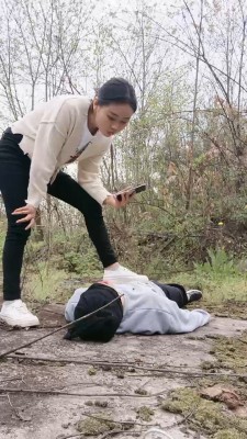 图片[11]_【小小小魔女】户外骑马-树枝抽-棉袜捂脸-舔鞋踩踏 bf26044_HD绳艺资源